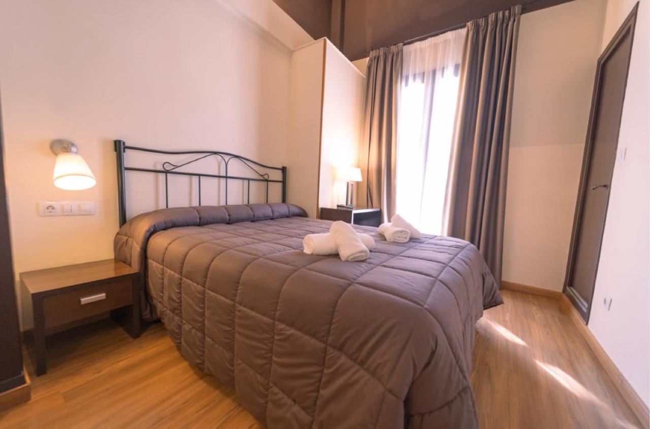 Hotel Rural Y Apartamentos Villa Engracia Espluga de Francolí Exteriör bild